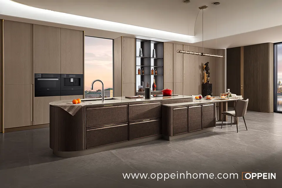 Italian Custom Wood Kitchen Cabinets with Island